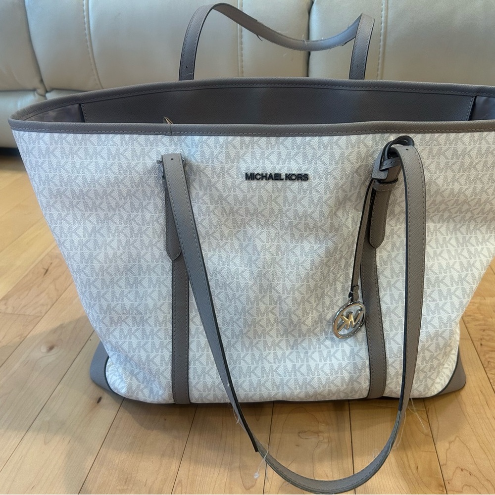 Michael Kors White and Gray Signature Tote